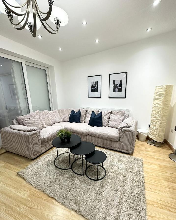 Relaxing Room In Spacious House London Ngoại thất bức ảnh