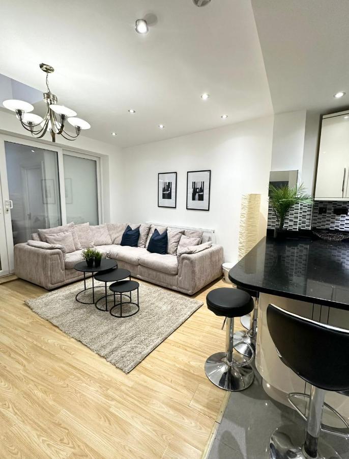 Relaxing Room In Spacious House London Ngoại thất bức ảnh